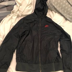 Nike sportswear windbreaker rain jacket medium